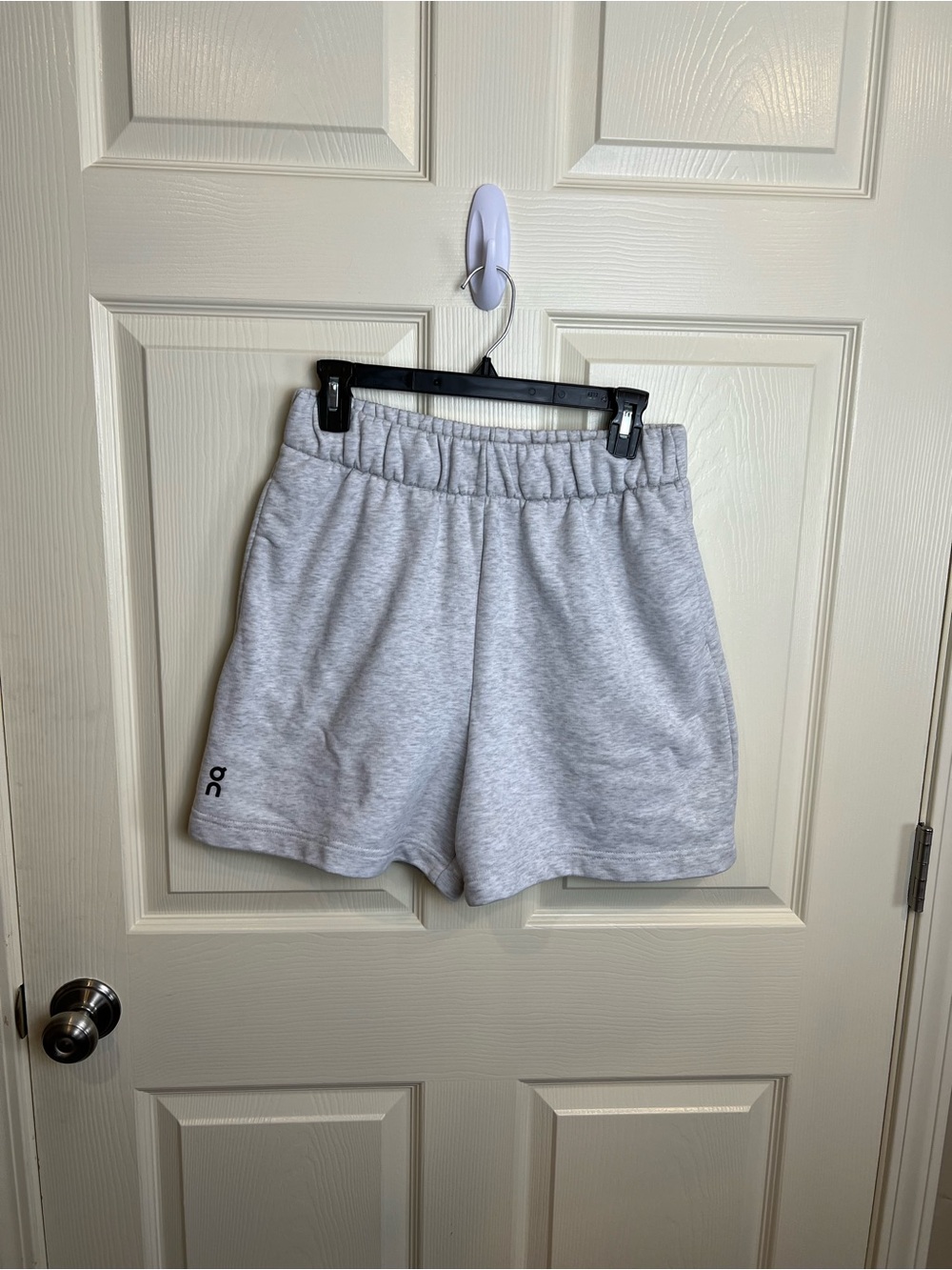 On Running club shorts Lightweight Women's Gray sweat Shorts - medium